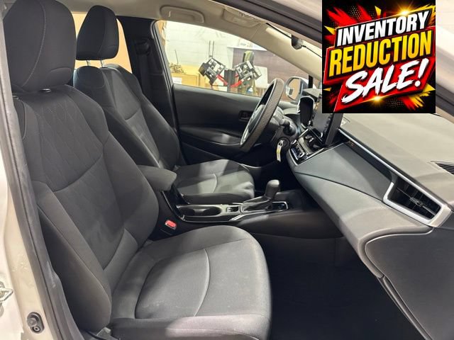 Used 2022 Toyota Corolla LE FWD image 32