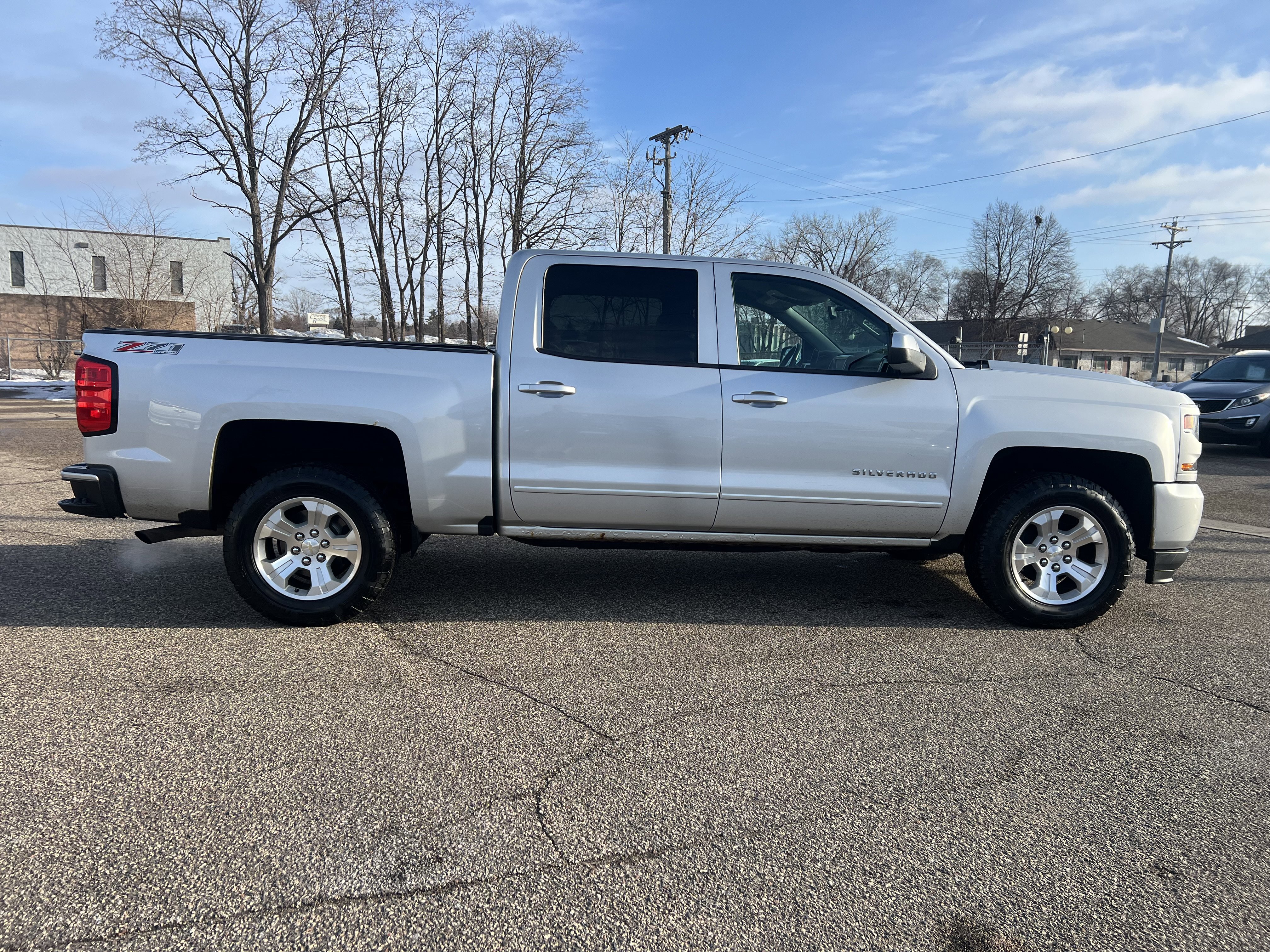 Used 2016 Chevrolet Silverado 1500 LT w/ LT Convenience Package image 8
