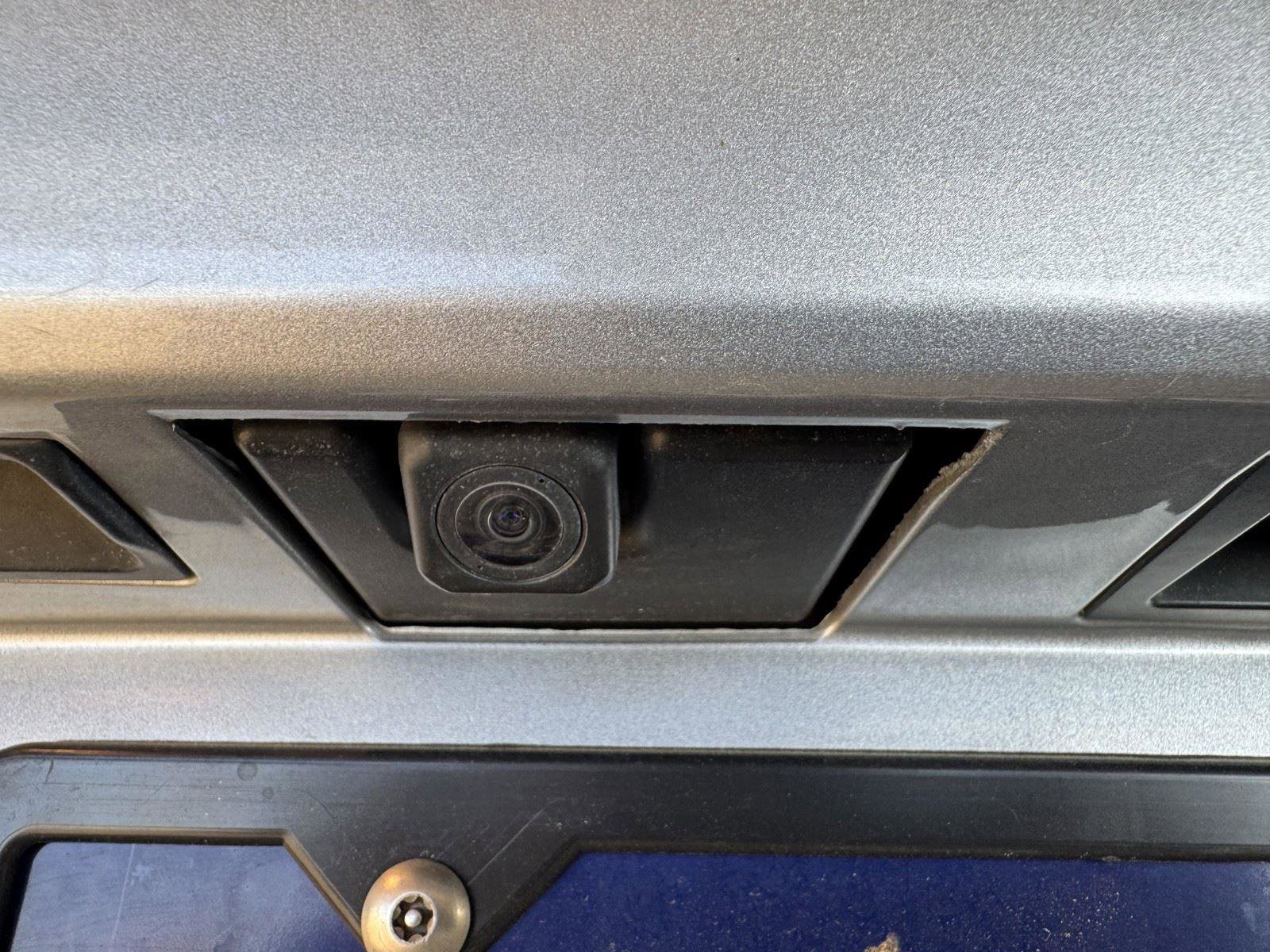 Used 2024 Toyota Sienna XLE FWD image 33