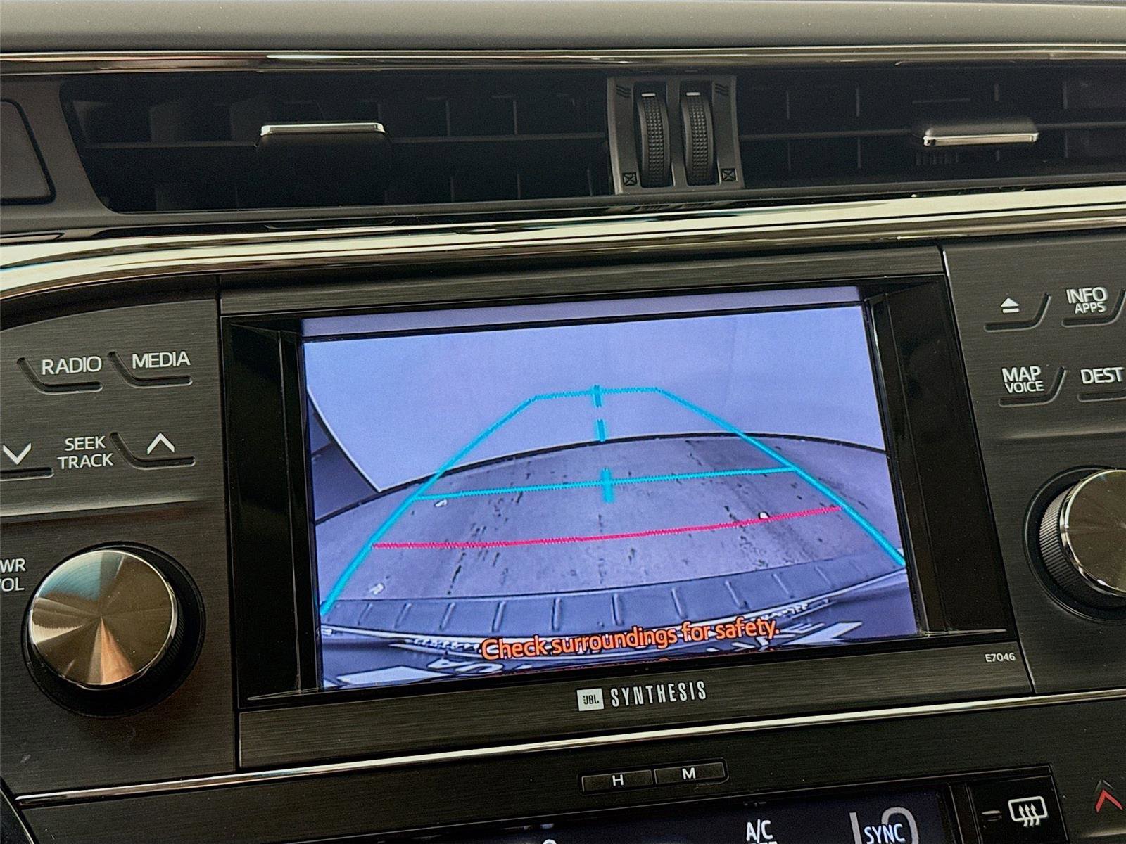 Used 2013 Toyota Avalon Limited w/ Technology Pkg FWD image 6