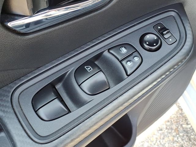 Used 2021 Nissan Versa SV FWD image 14