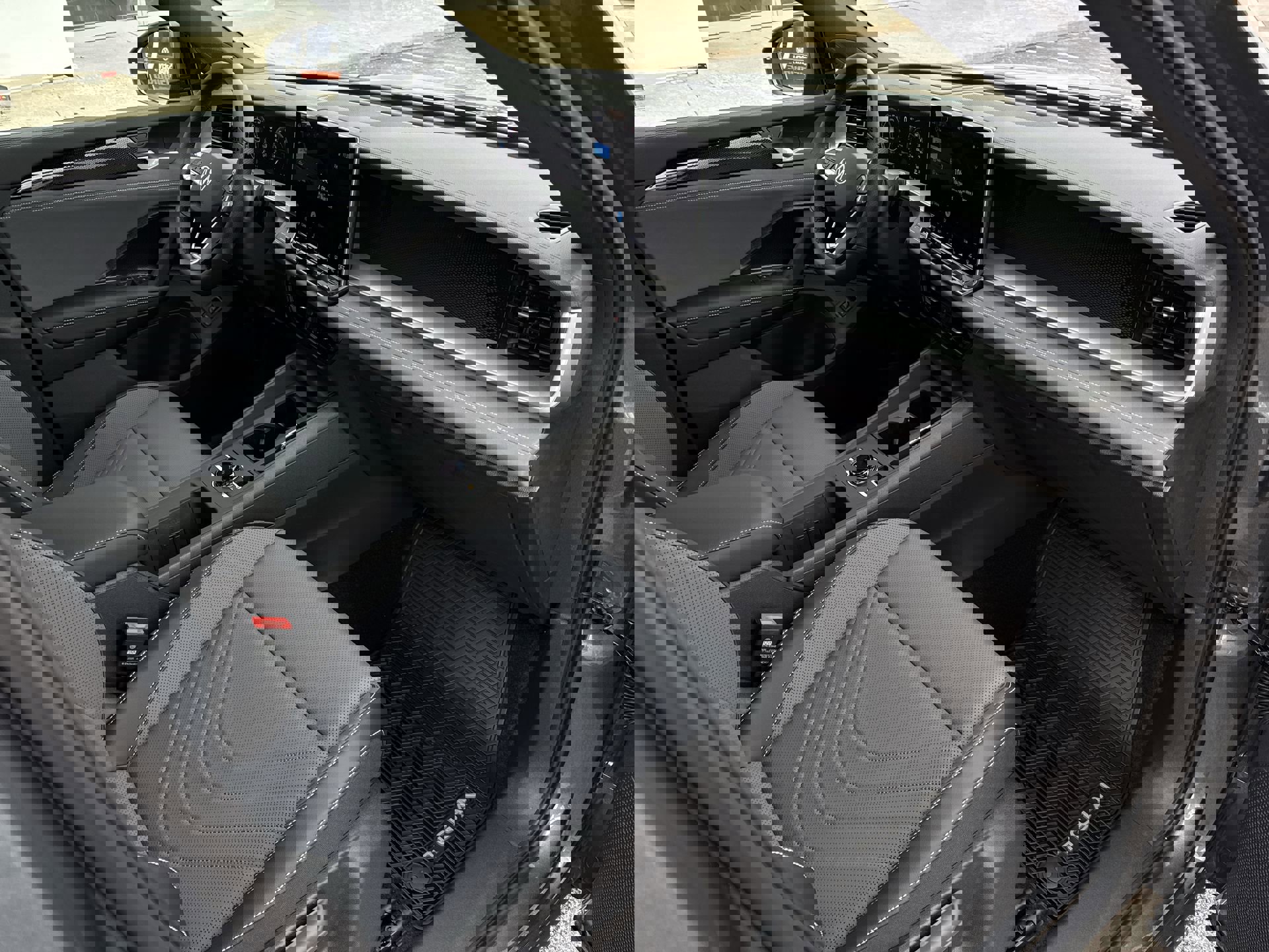 New 2026 Volkswagen Tiguan SE R-Line image 29