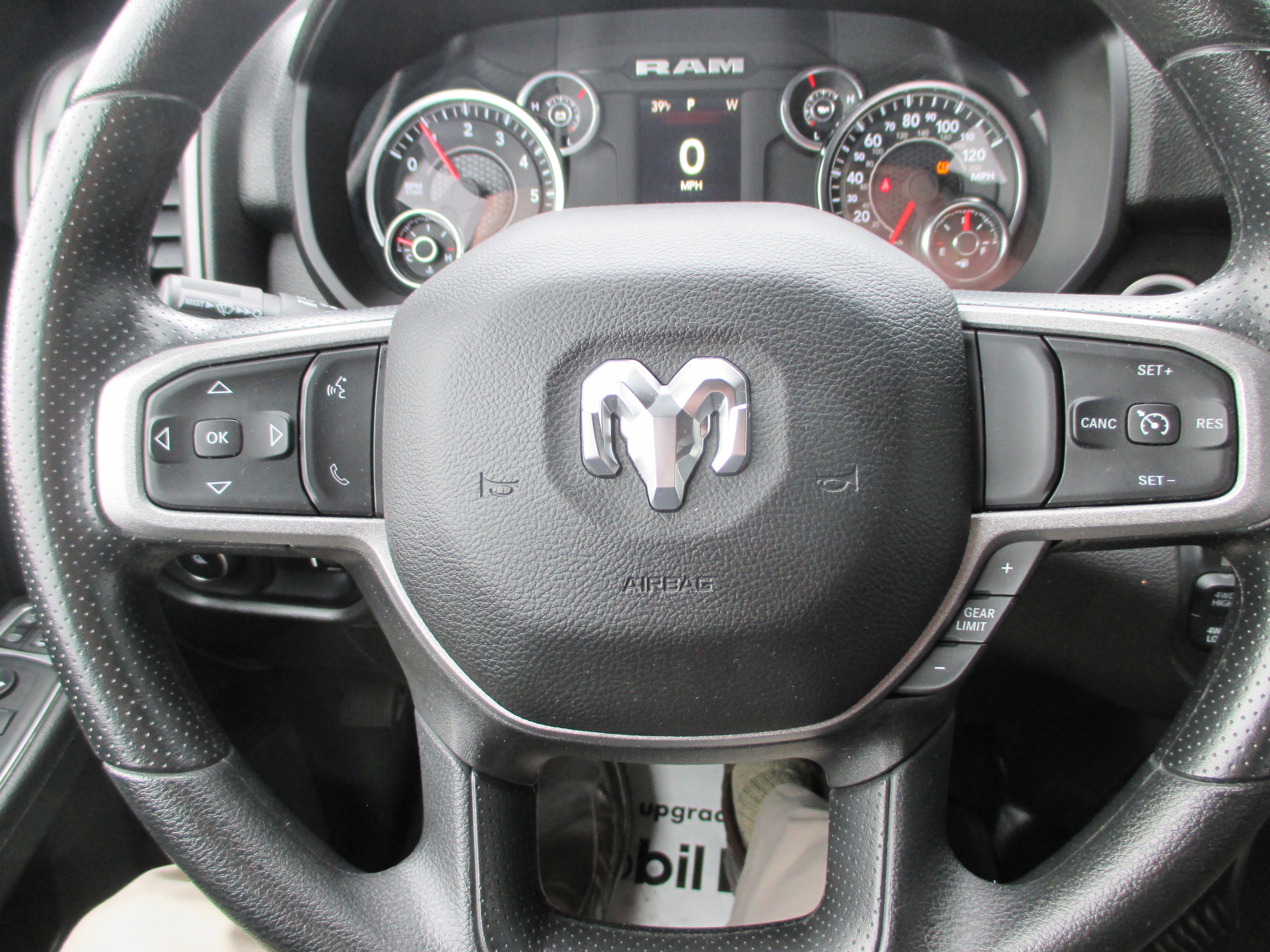 Used 2024 RAM 2500 Tradesman w/ Chrome Appearance Group AWD/4WD image 17