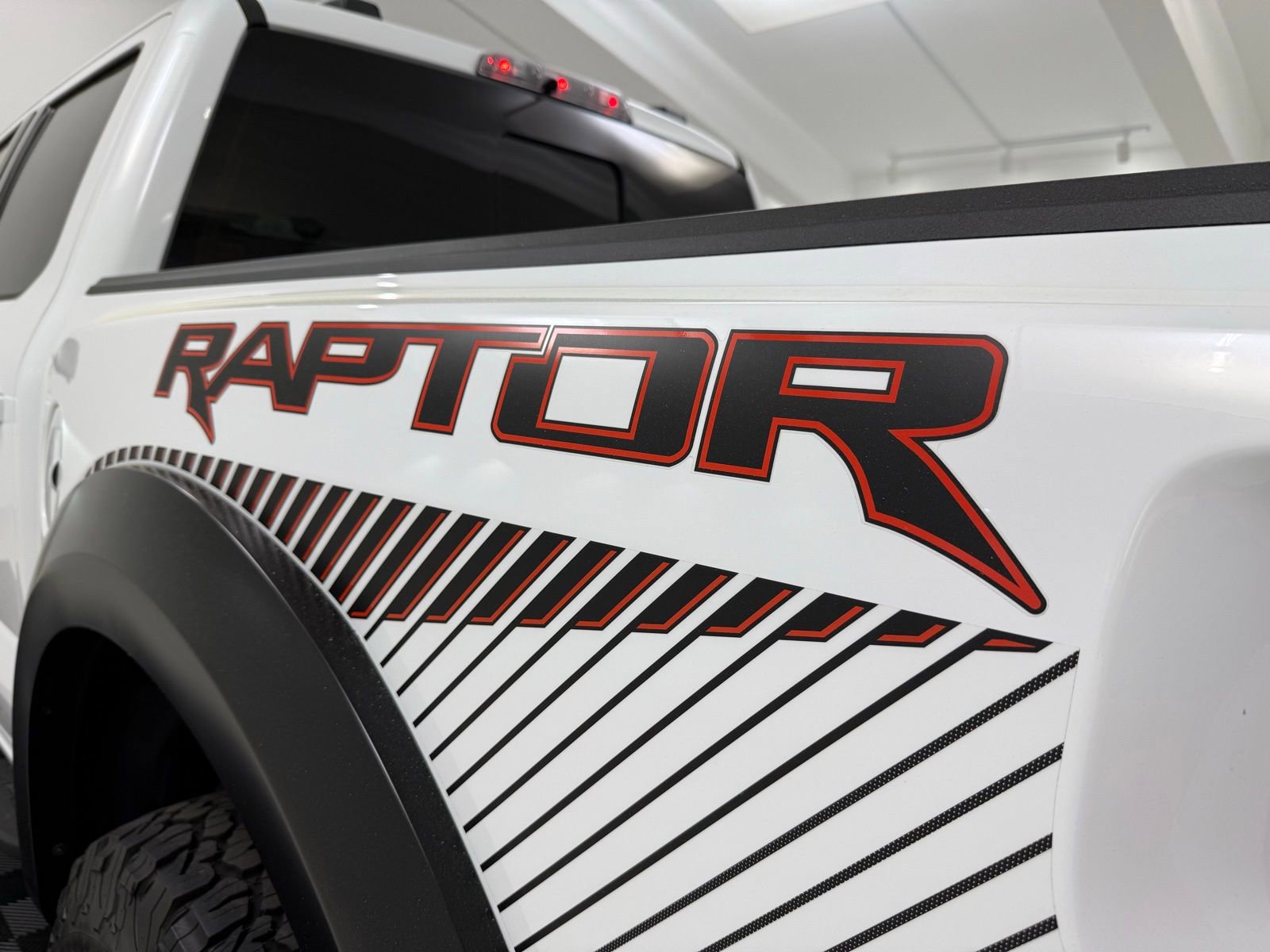 Used 2025 Ford F150 Raptor AWD/4WD image 10
