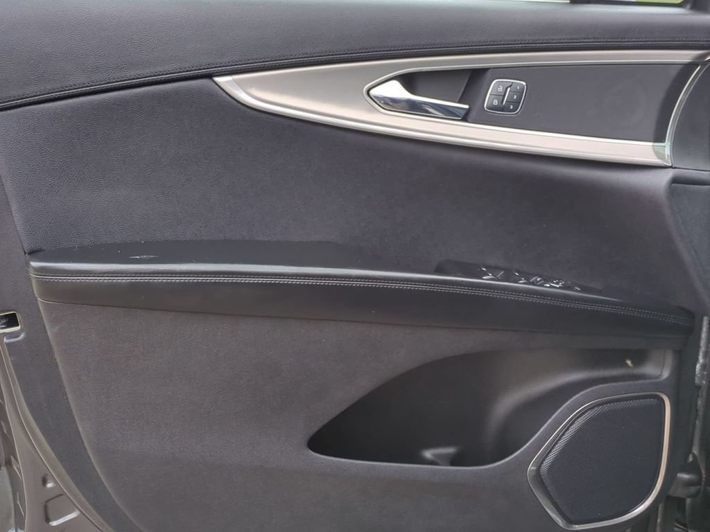 Used 2017 Lincoln MKX Select FWD image 14