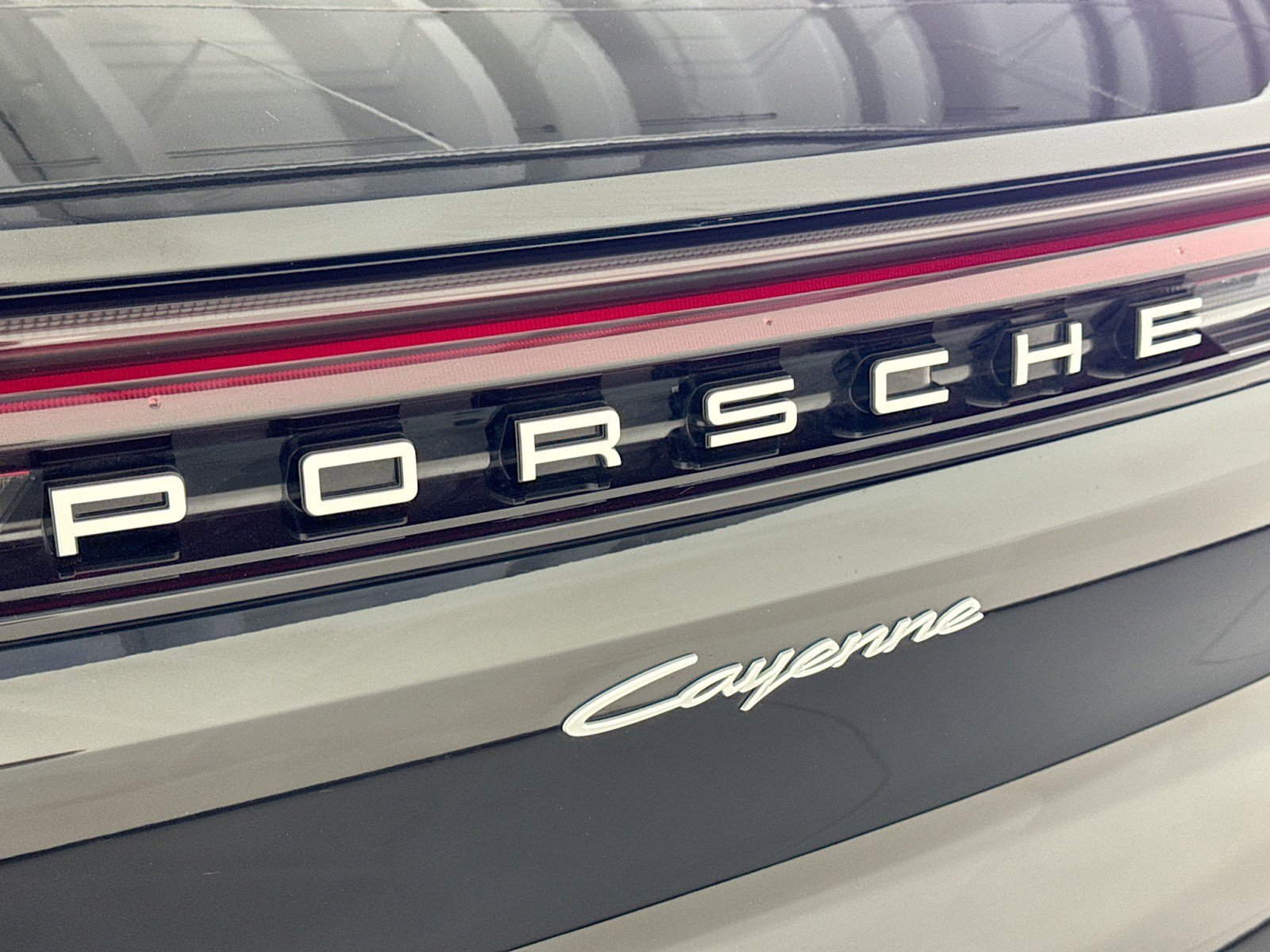 Used 2024 Porsche Cayenne AWD/4WD image 26