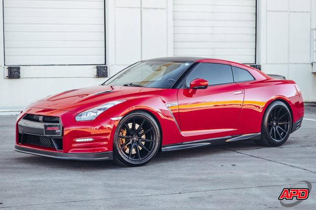 Used 2014 Nissan GT-R Premium image 38