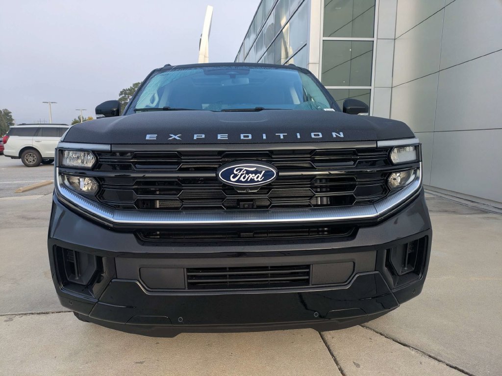 New 2027 Ford Expedition Max Platinum w/ Driver's Package RWD image 8