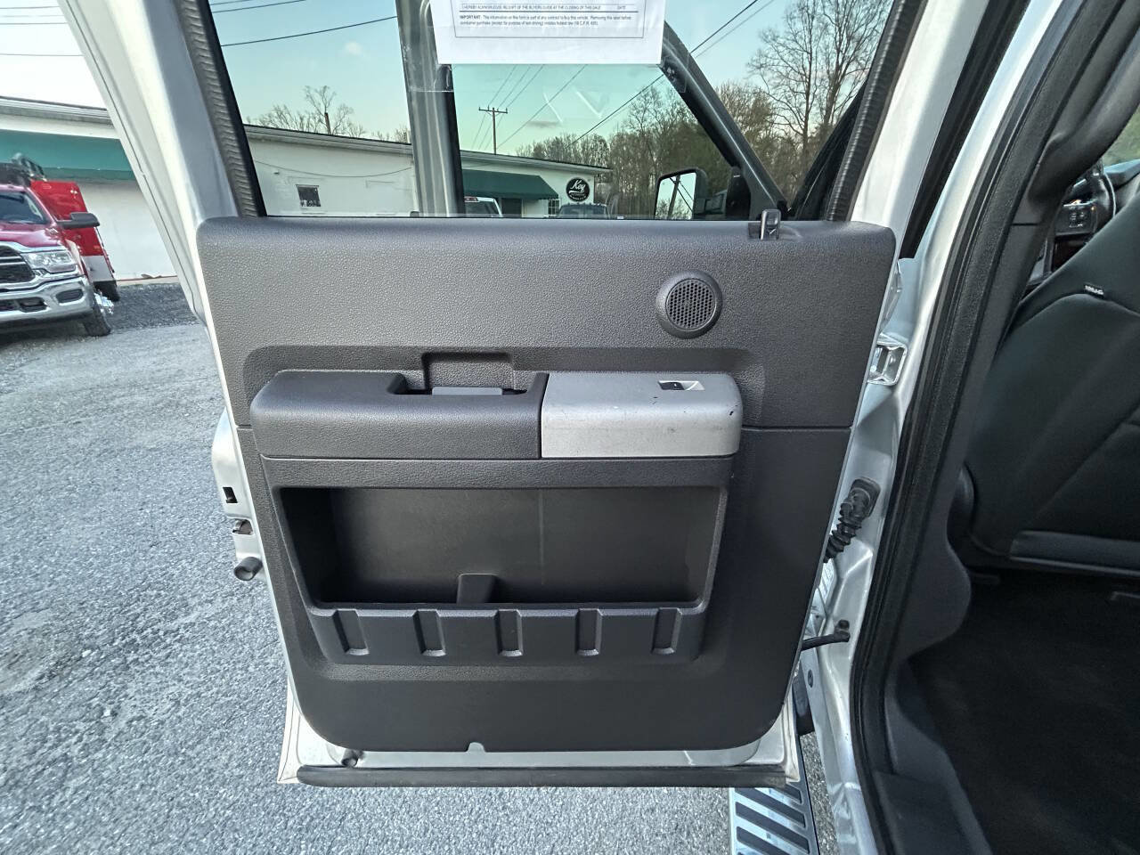Used 2015 Ford F350 Lariat w/ Lariat Interior Package image 20