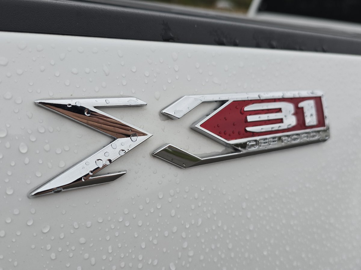 Used 2024 GMC Sierra 3500 SLT AWD/4WD image 9