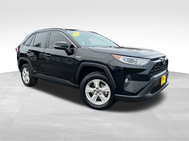 Used 2021 Toyota RAV4 XLE w/ Convenience Package image 1