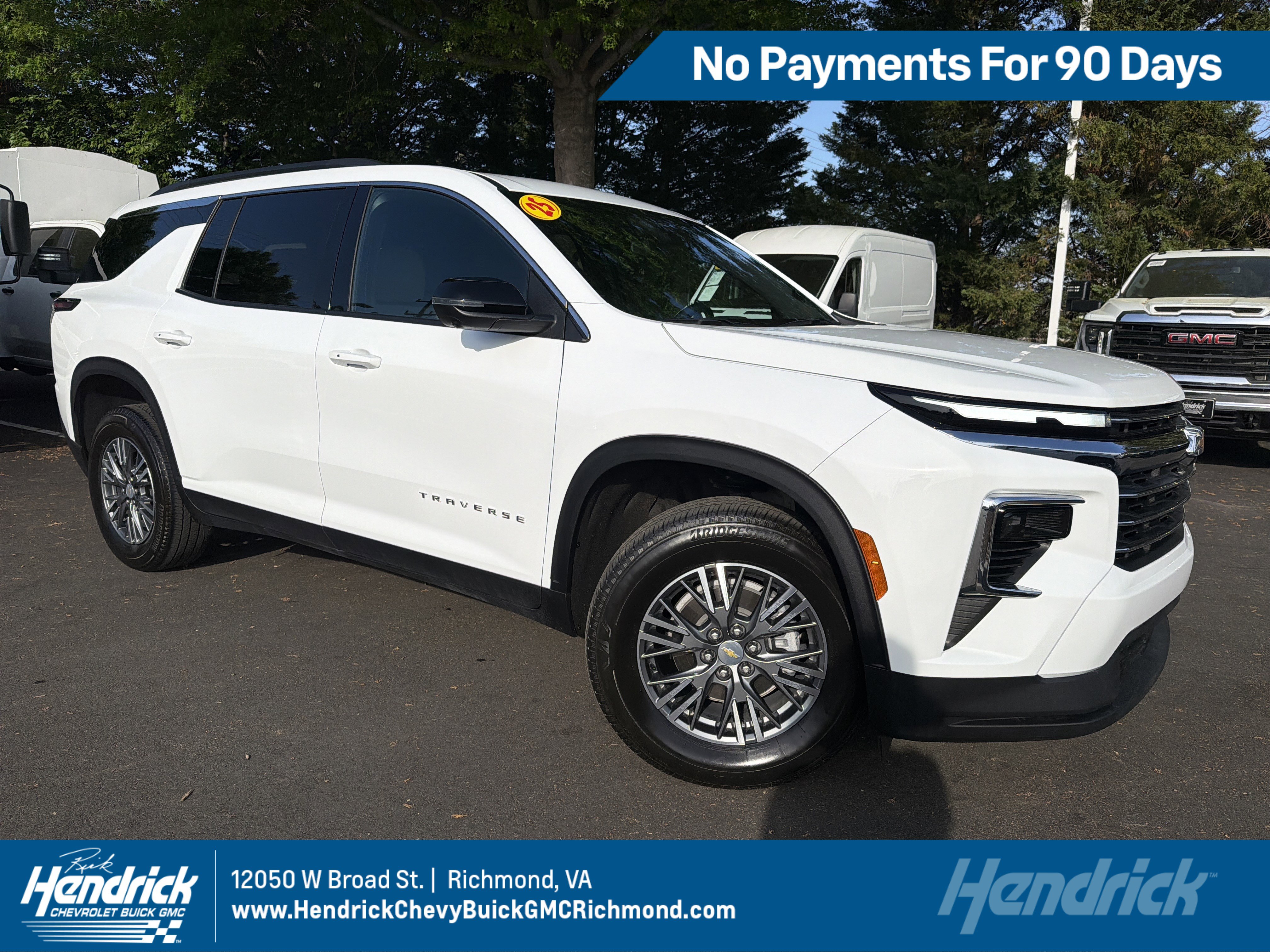 Used 2025 Chevrolet Traverse LT w/ Driver Confidence Package