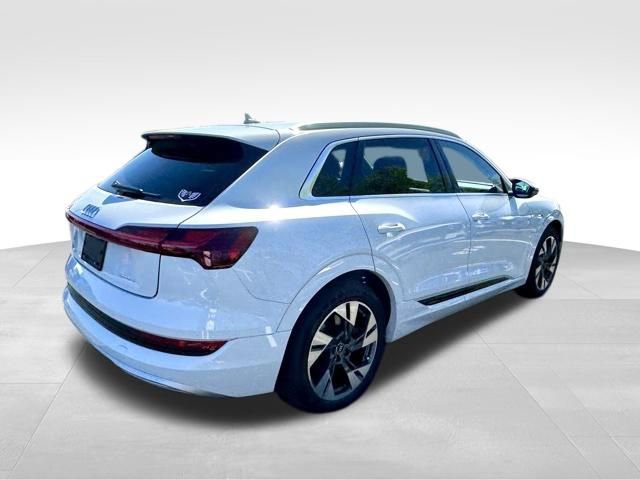 Used 2022 Audi e-tron Premium AWD/4WD image 7