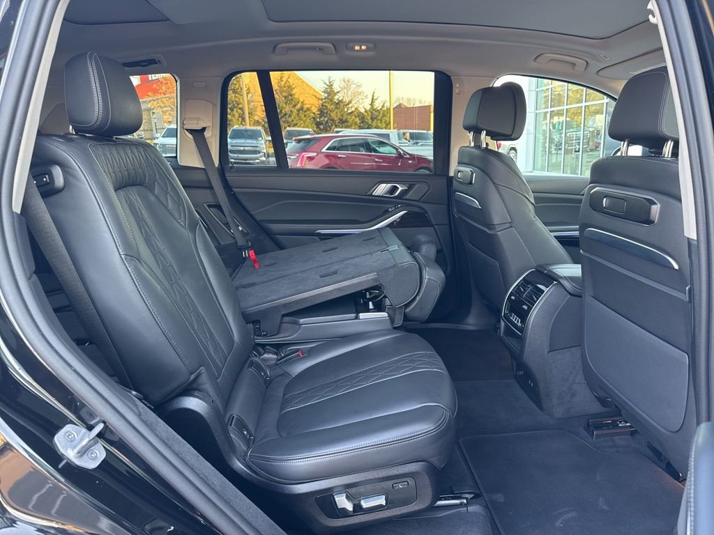 Used 2025 BMW X7 xDrive40i image 28