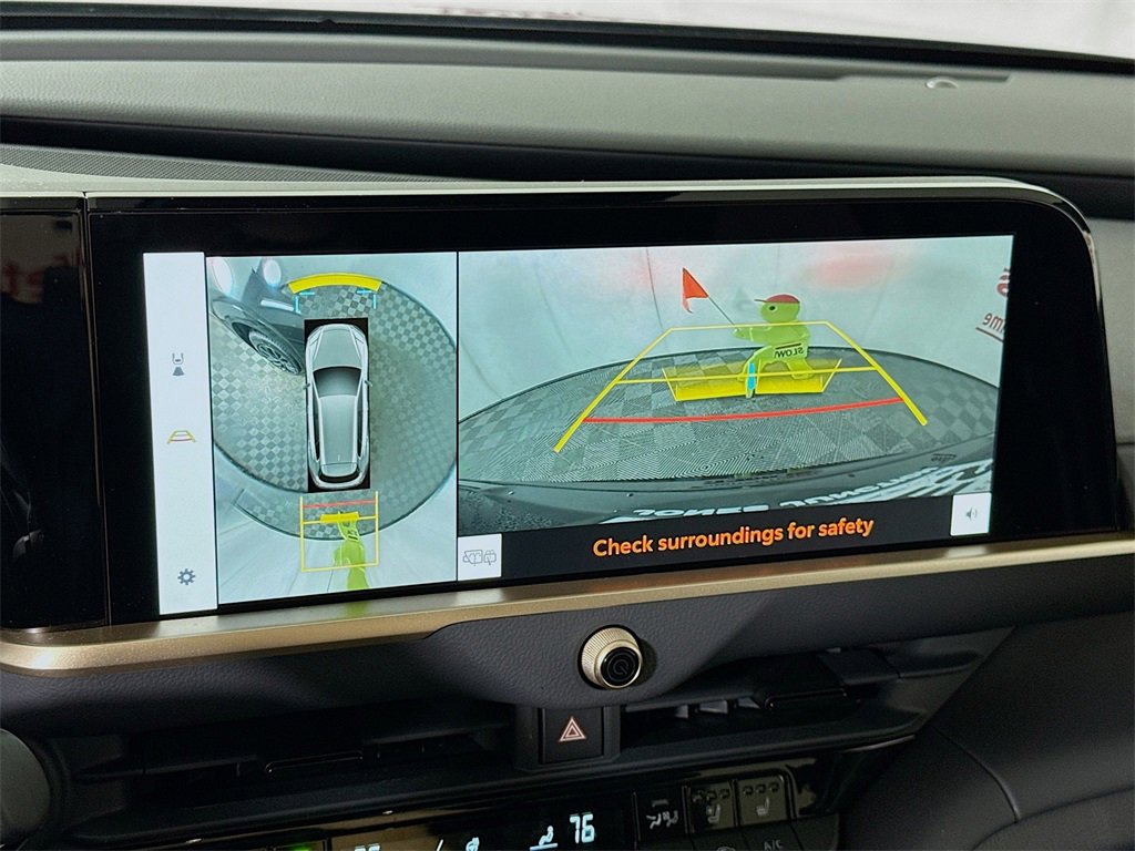 Certified 2025 Toyota Crown Signia image 6