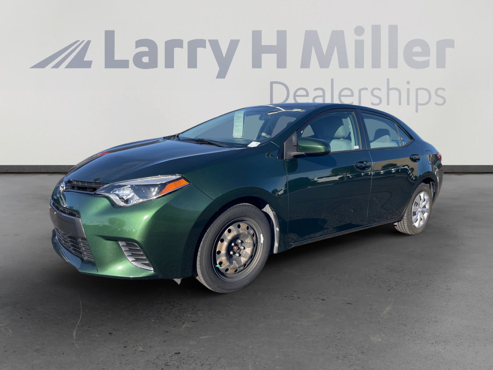 Used 2016 Toyota Corolla LE FWD image 1