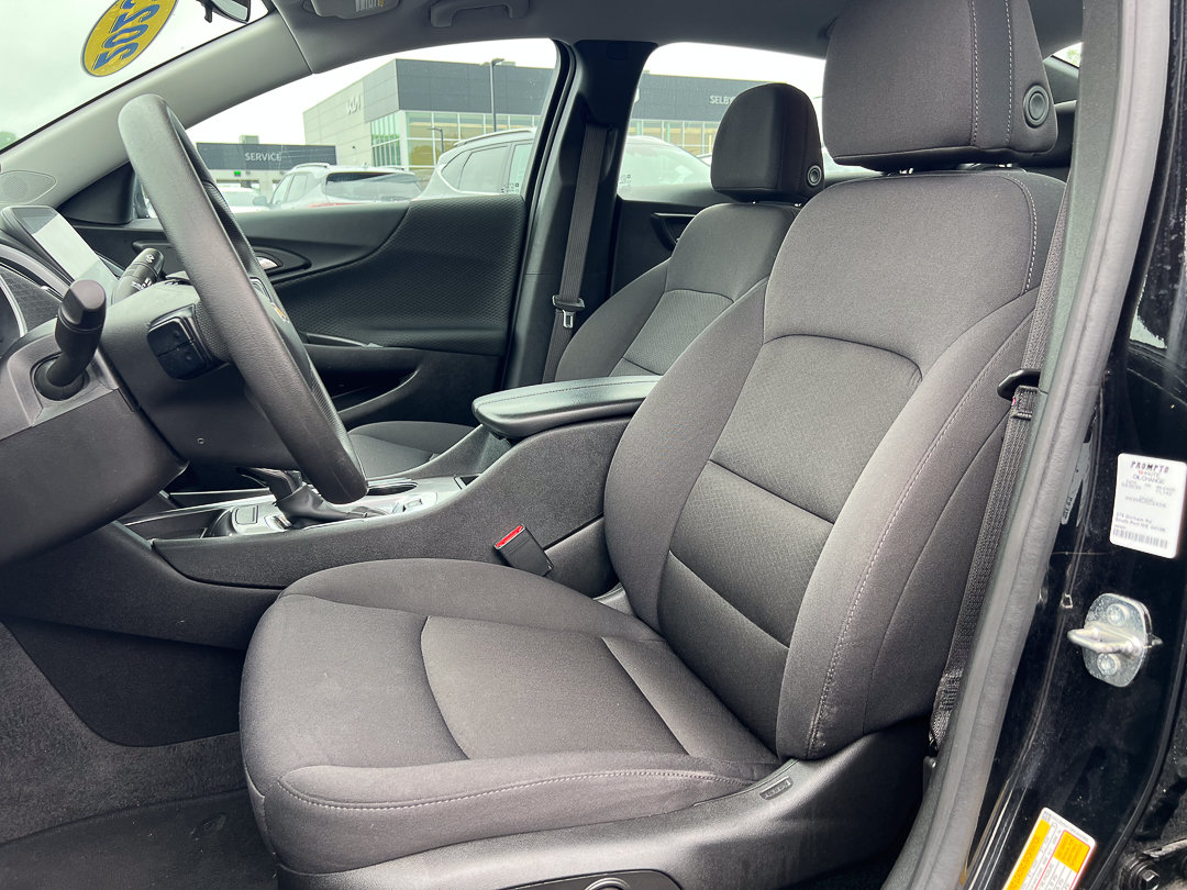 Used 2023 Chevrolet Malibu LT FWD image 12