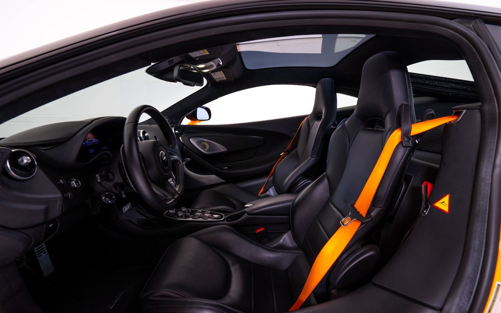 Used 2023 McLaren GT RWD image 19