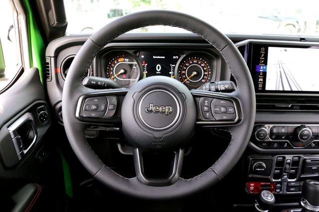 Used 2025 Jeep Wrangler Unlimited Rubicon AWD/4WD image 25