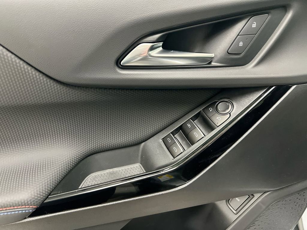 Used 2025 Chevrolet Equinox RS image 21