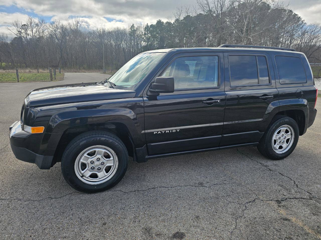 Used 2016 Jeep Patriot Sport w/ Power Value Group FWD image 11