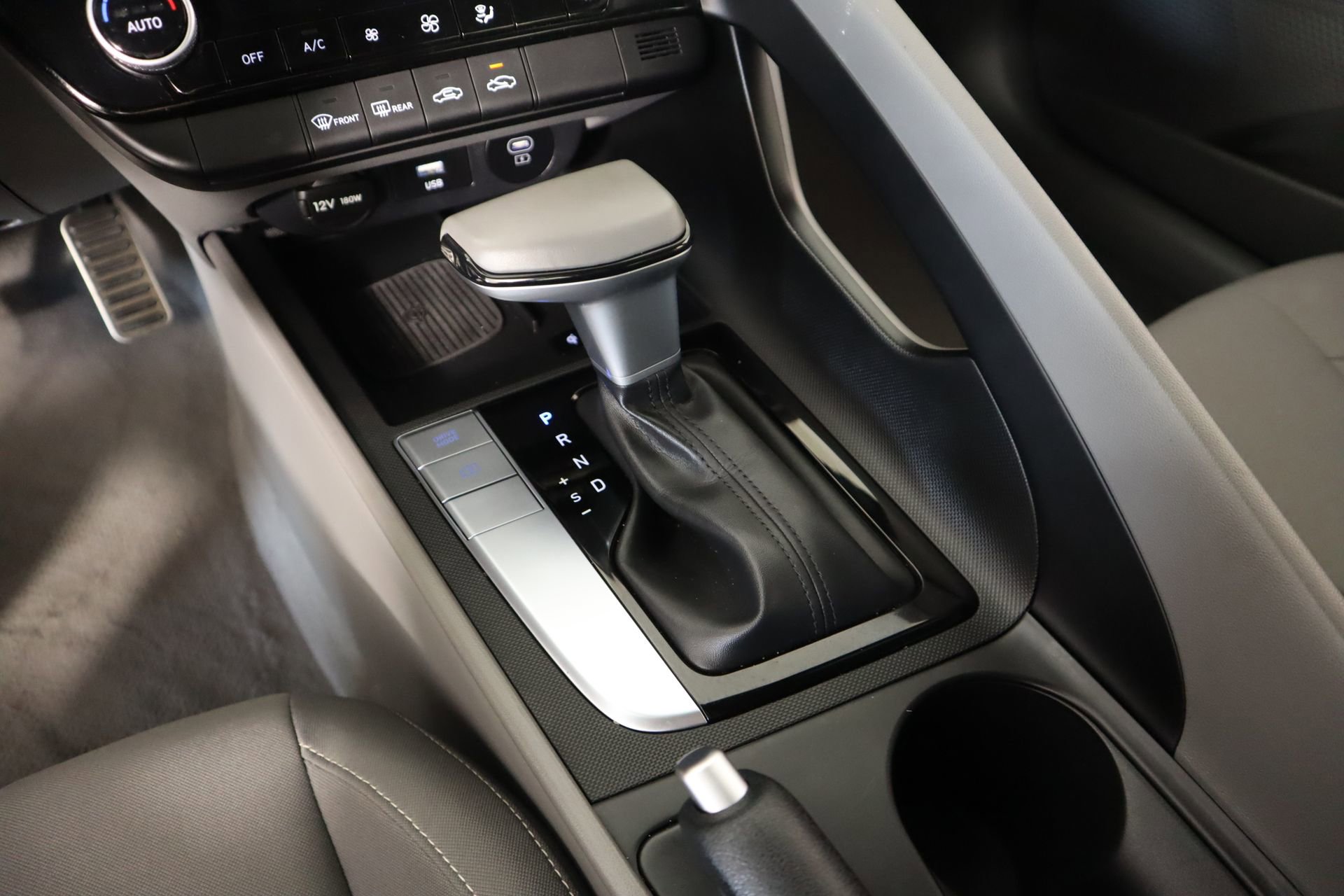 Certified 2025 Hyundai Elantra Sport image 7