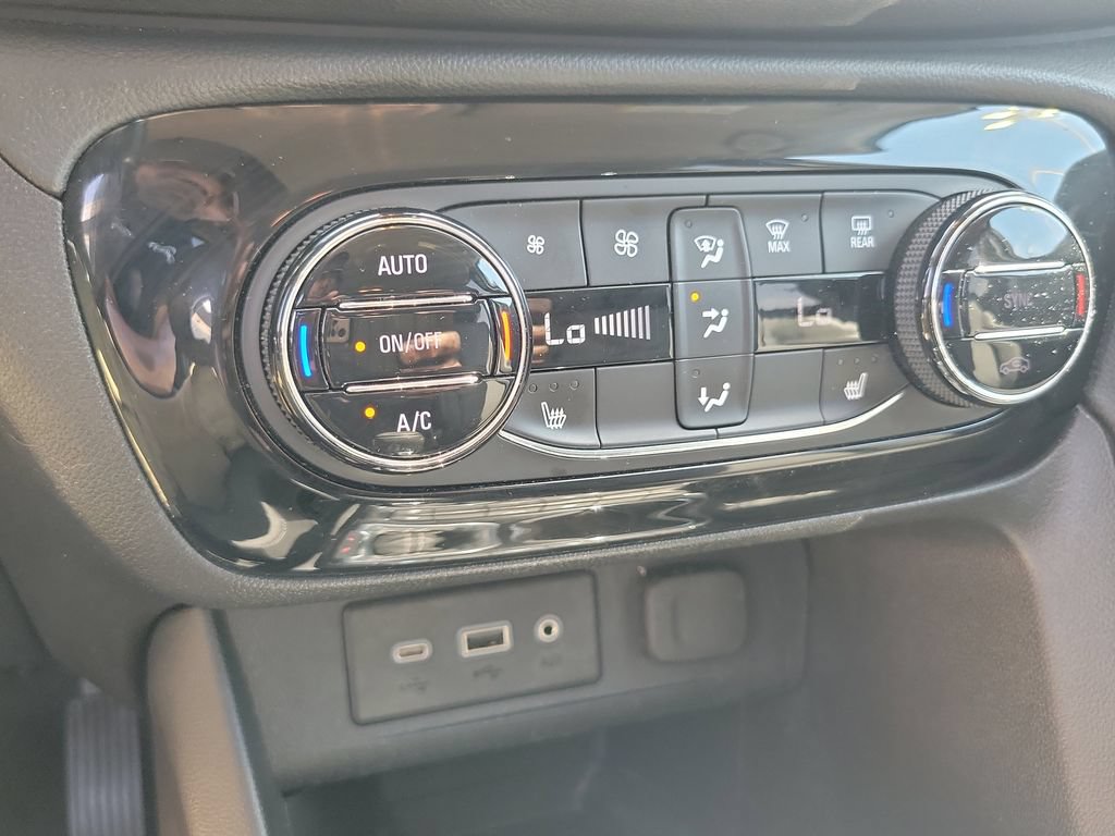 Used 2023 Buick Encore GX Select w/ Safety Package II FWD image 27