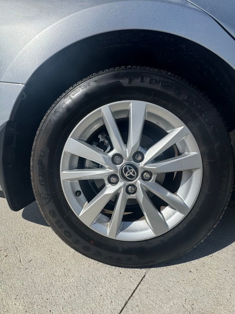 Used 2025 Toyota Camry LE w/ Convenience Package image 15