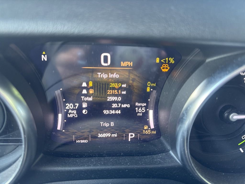 Used 2023 Jeep Wrangler Unlimited Sahara w/ Cold Weather Group AWD/4WD image 9