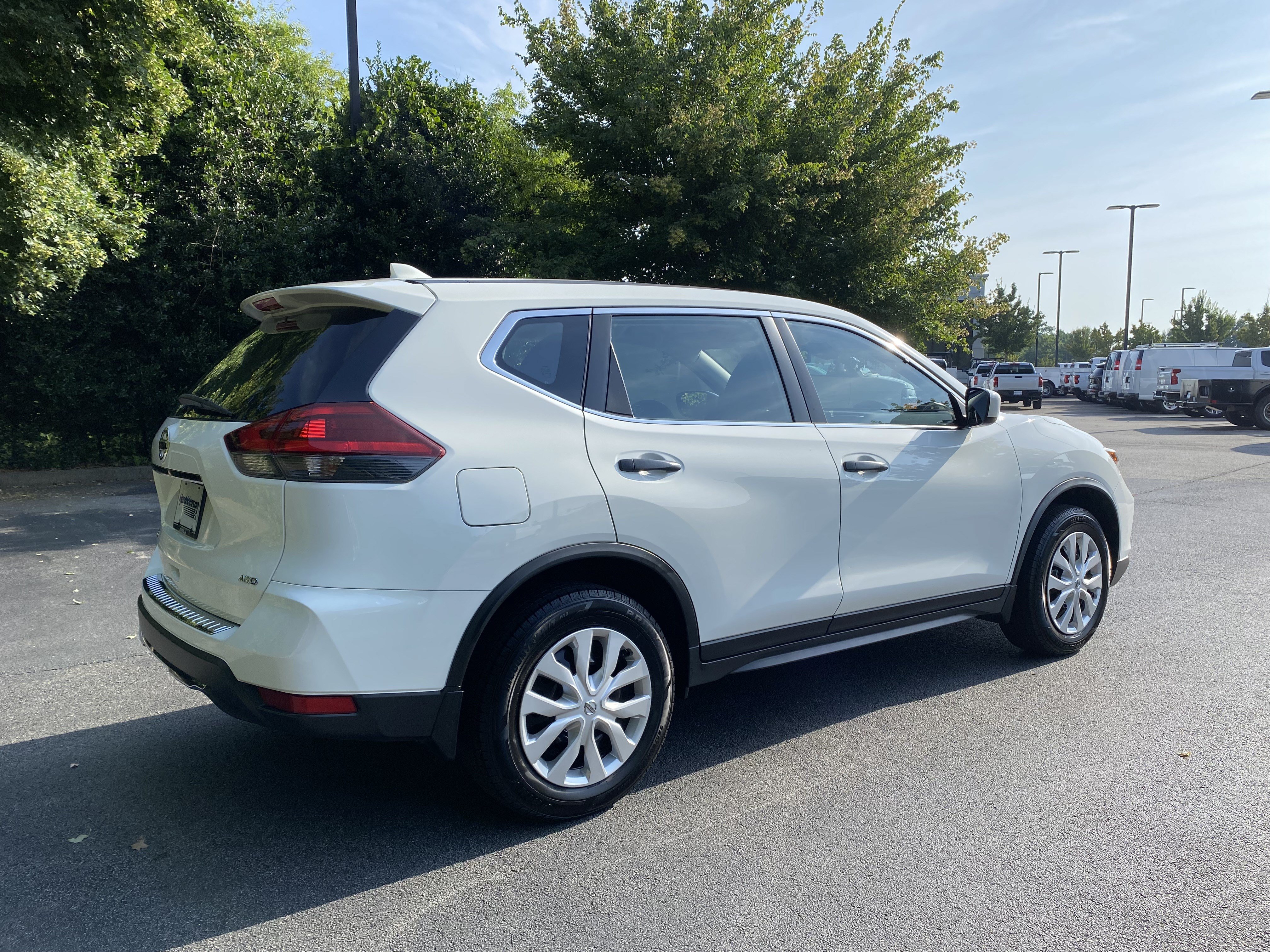 Used 2020 Nissan Rogue S AWD/4WD image 9