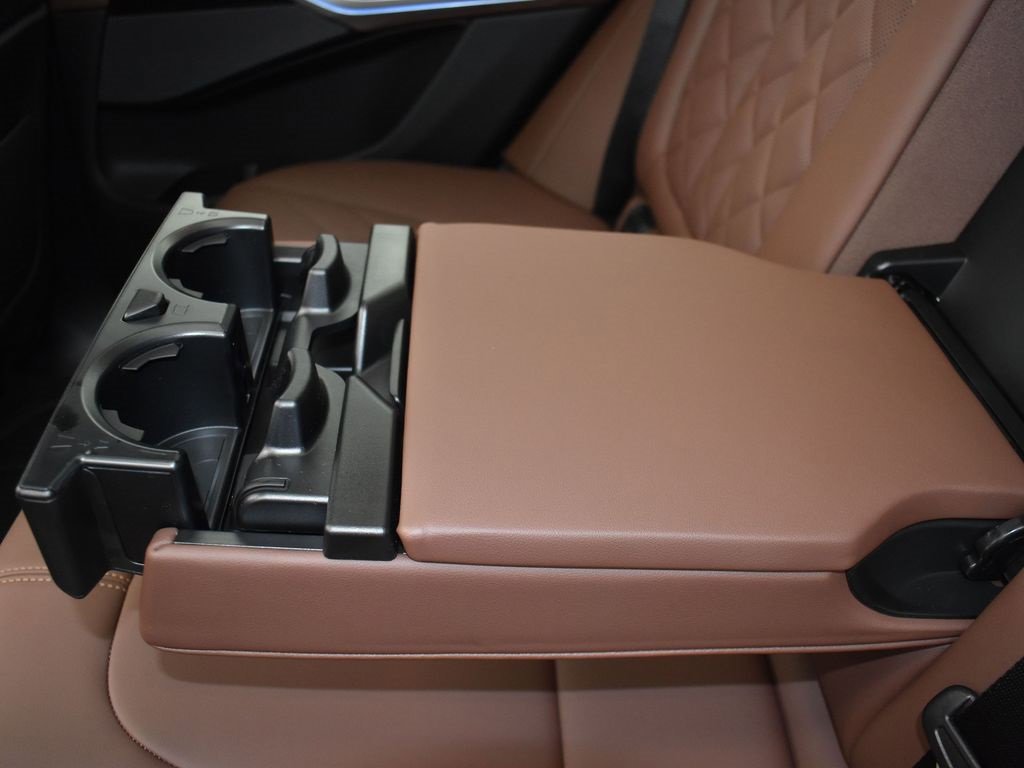 New 2026 BMW X5 xDrive50e image 17