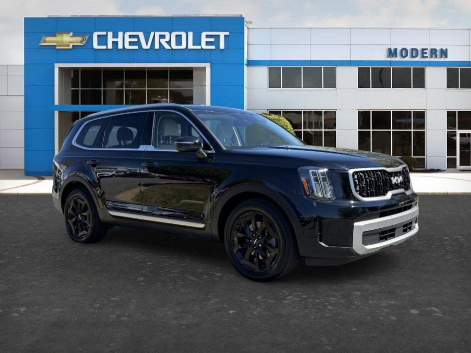 Used 2023 Kia Telluride EX w/ EX Captain's Chair Package AWD/4WD image 6
