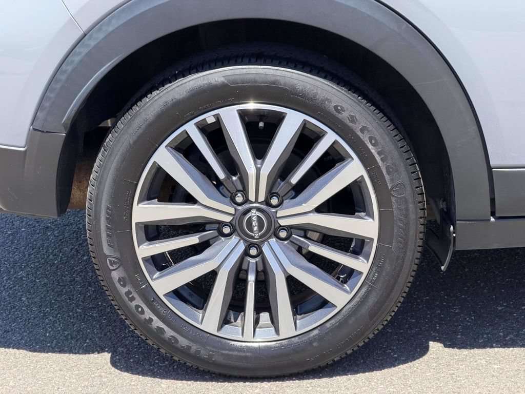 Used 2022 Nissan Kicks SV FWD image 9