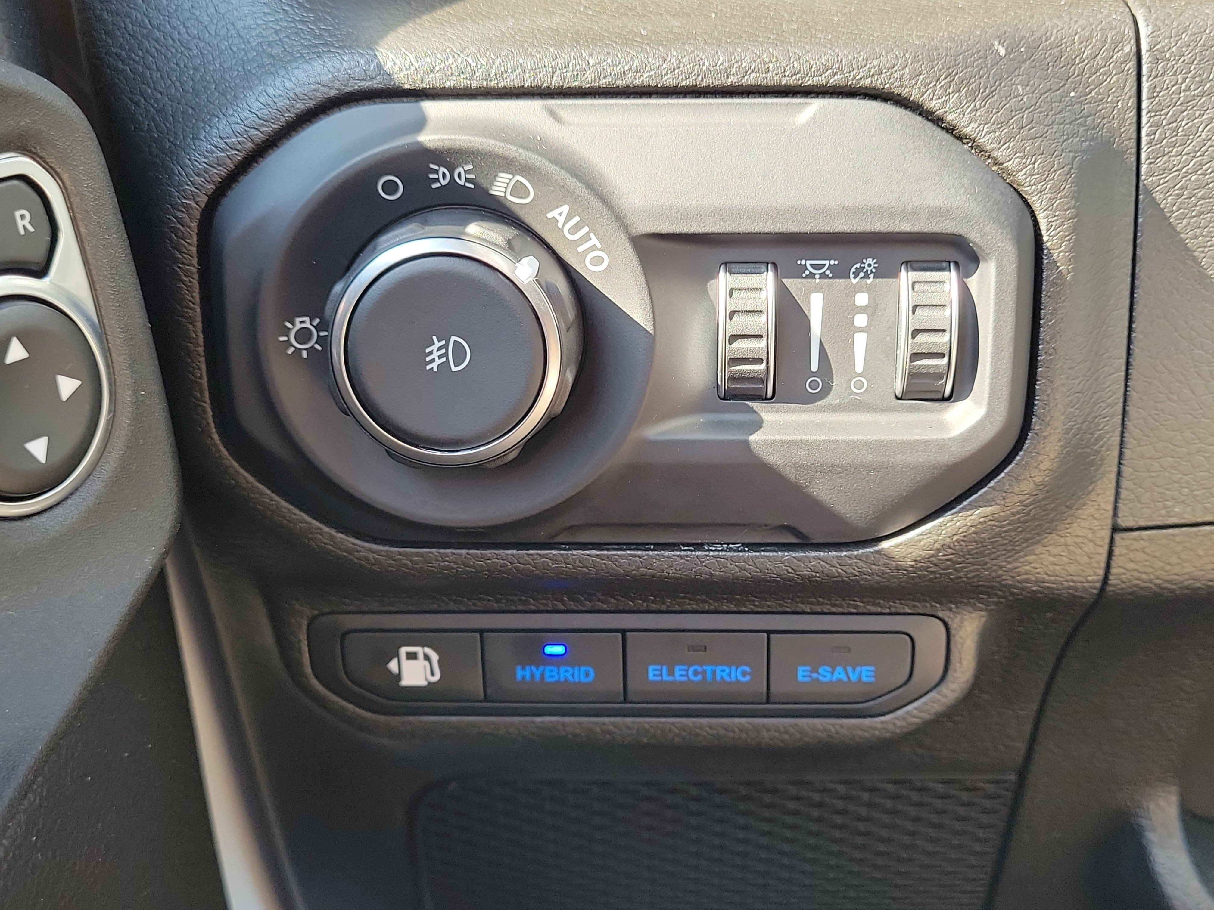 Used 2022 Jeep Wrangler Unlimited Sahara image 21