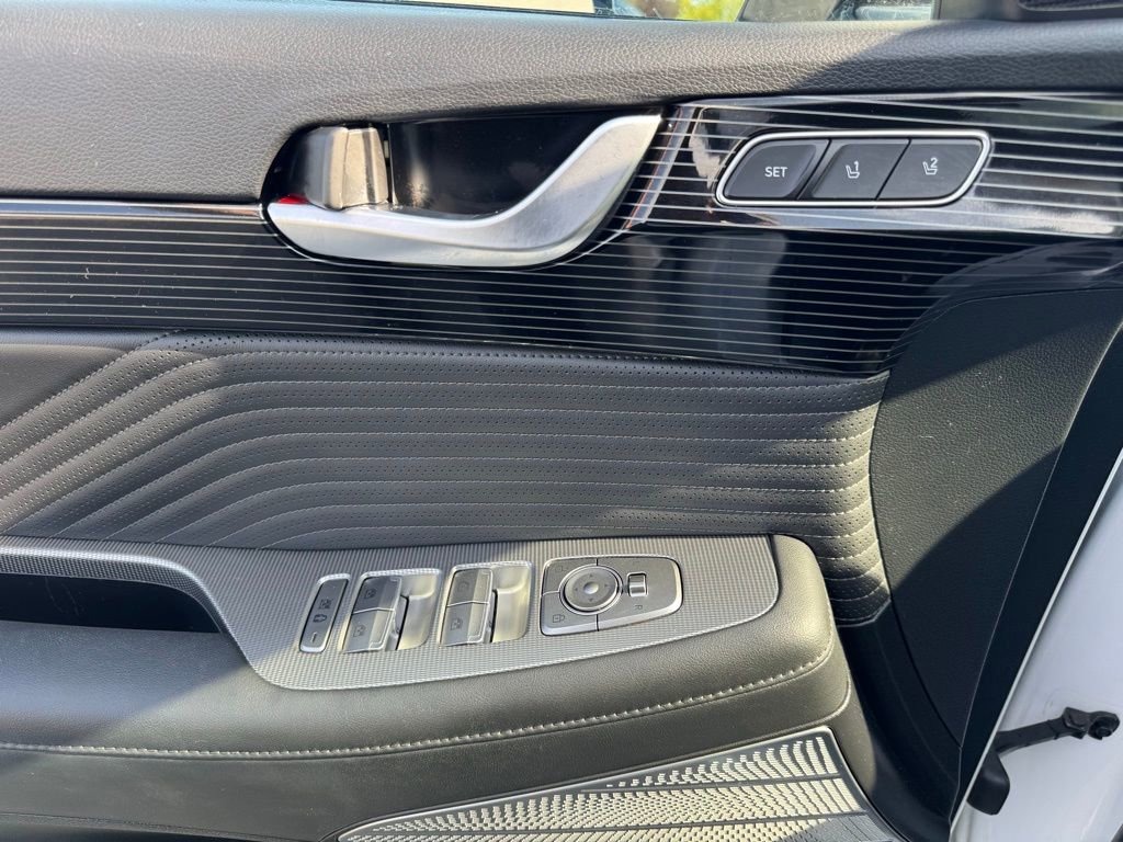 Used 2023 Hyundai Palisade Calligraphy image 17