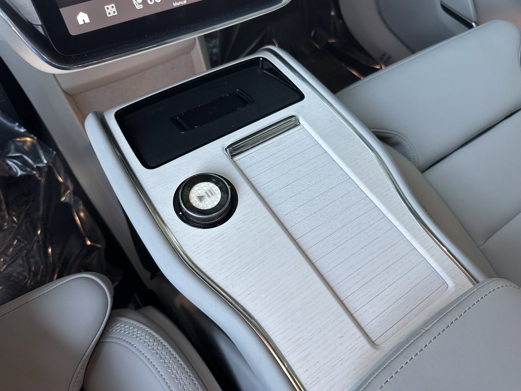 Used 2025 Volvo EX90 Plus image 26