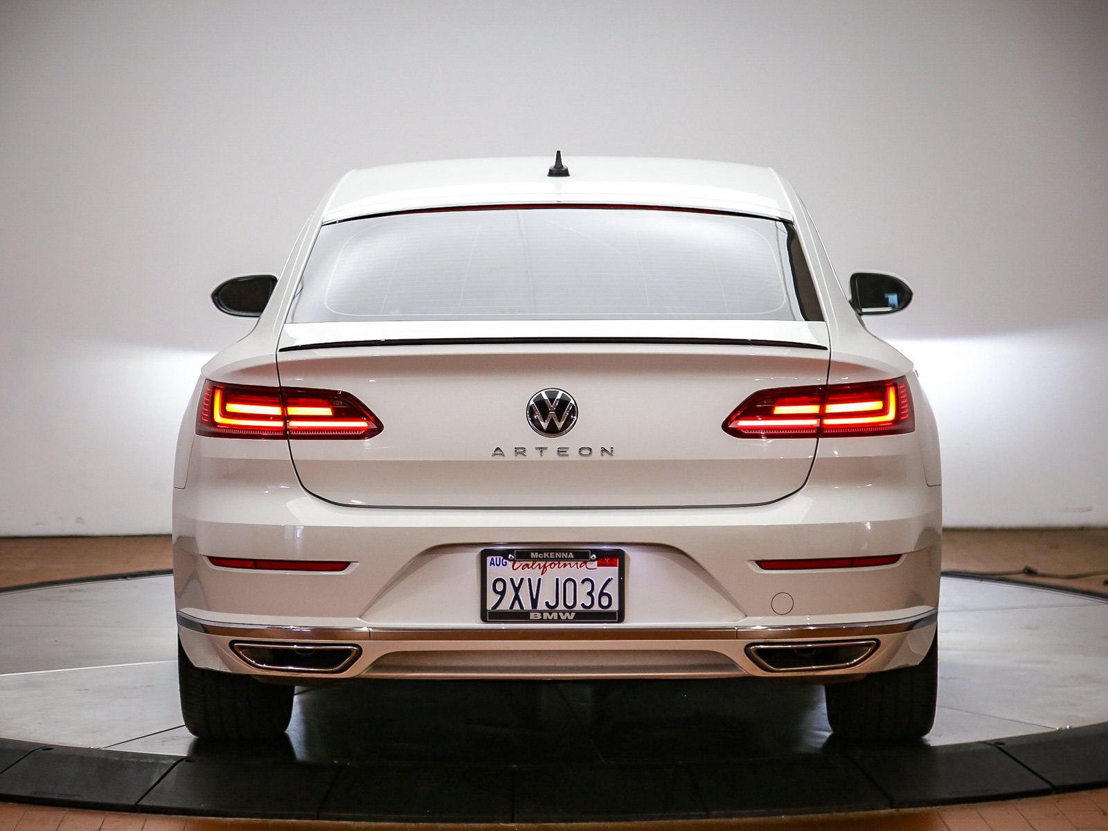 Used 2021 Volkswagen Arteon SE FWD image 3