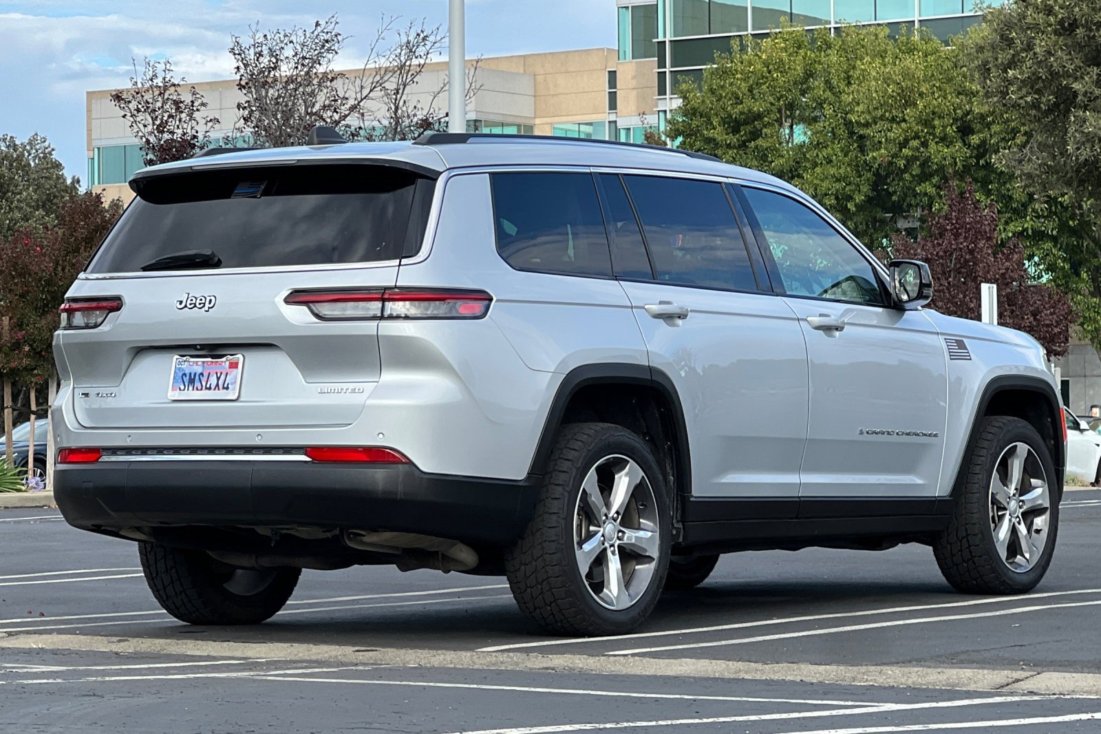 Used 2021 Jeep Grand Cherokee L Limited image 4