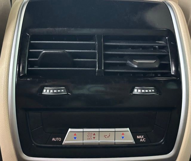 Used 2021 BMW X5 xDrive40i w/ Premium Package image 16