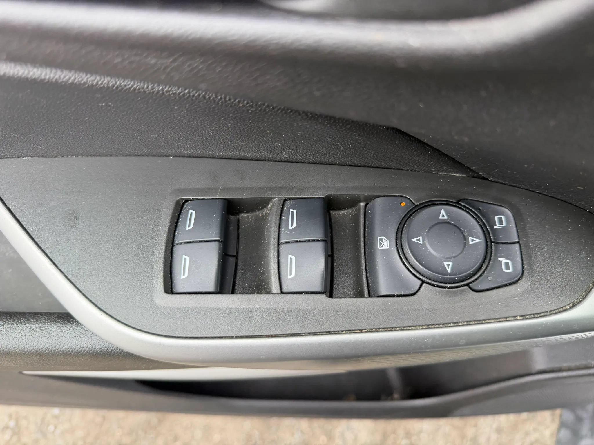 Used 2024 Chevrolet Trax LS w/ LS Convenience Package FWD image 22