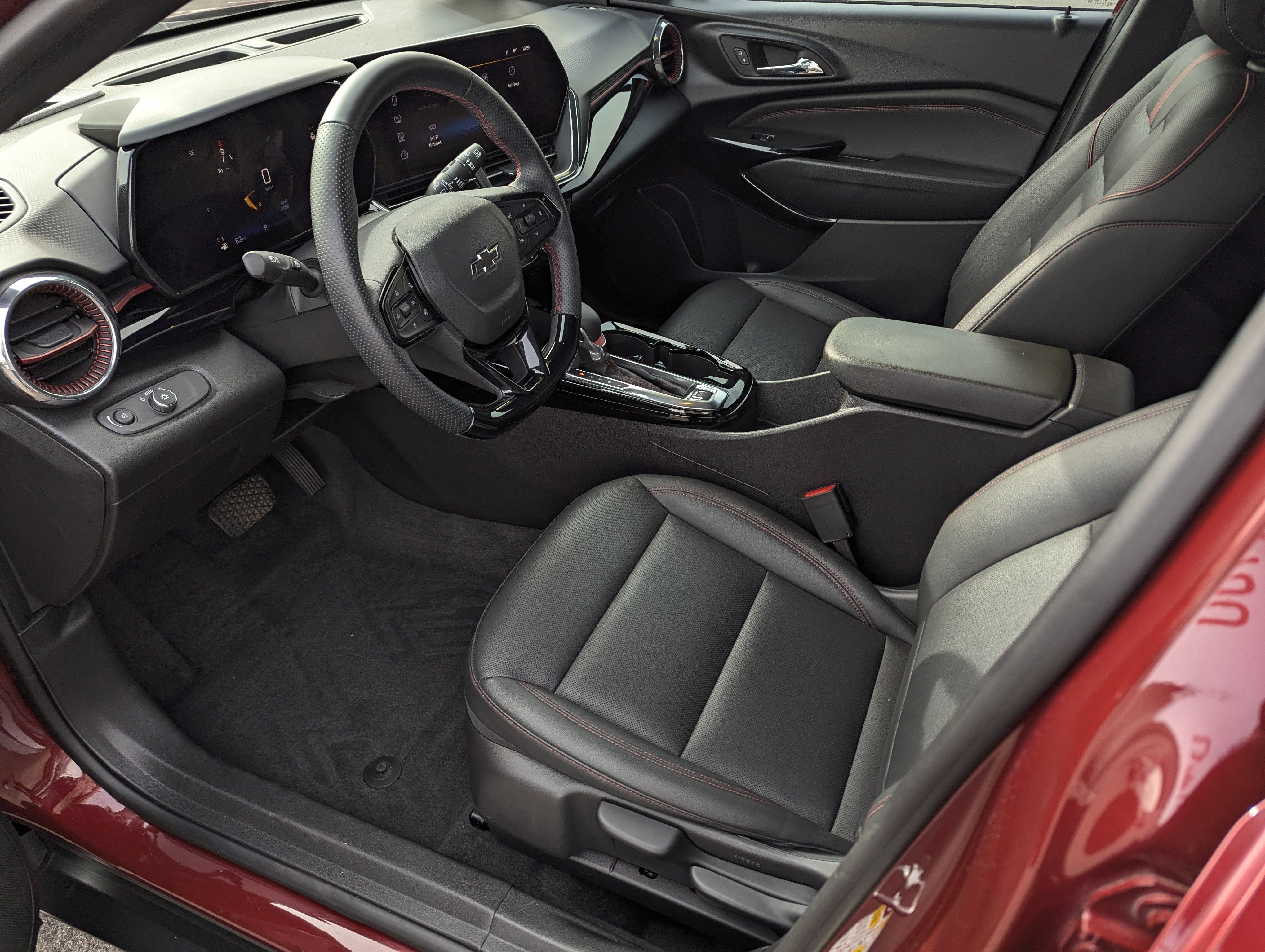 Used 2025 Chevrolet Trax RS image 9