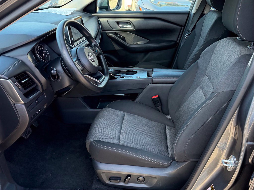 Certified 2024 Nissan Rogue SV FWD image 11