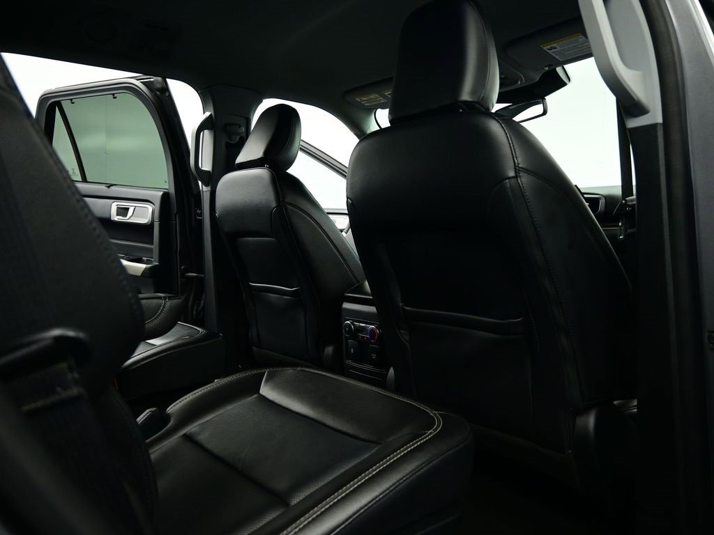 Used 2022 Ford Explorer Limited w/ Equipment Group 301A image 32