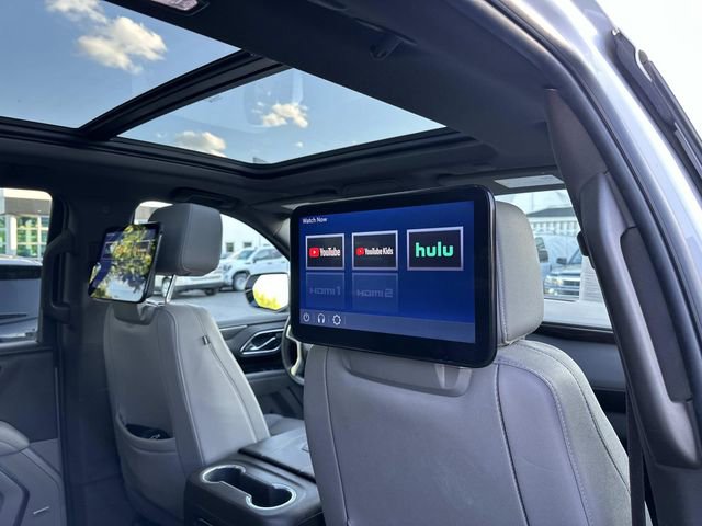 Used 2023 Chevrolet Tahoe Z71 w/ Luxury Package AWD/4WD image 15