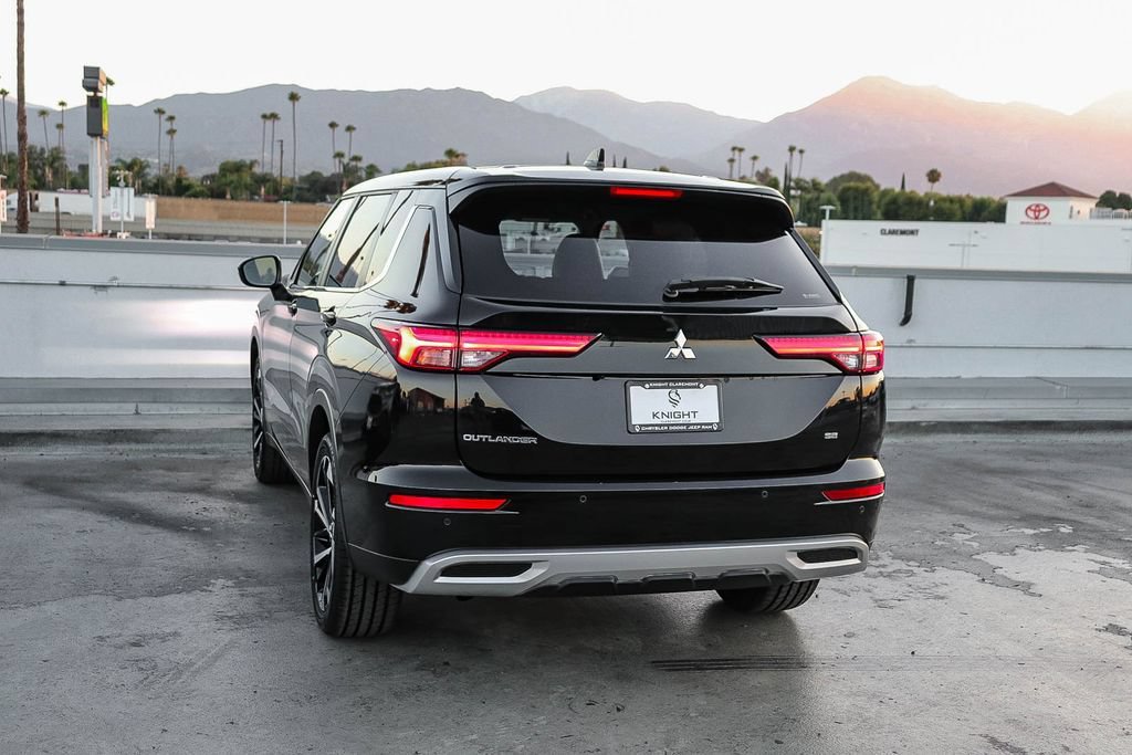 Used 2024 Mitsubishi Outlander SE AWD/4WD image 7