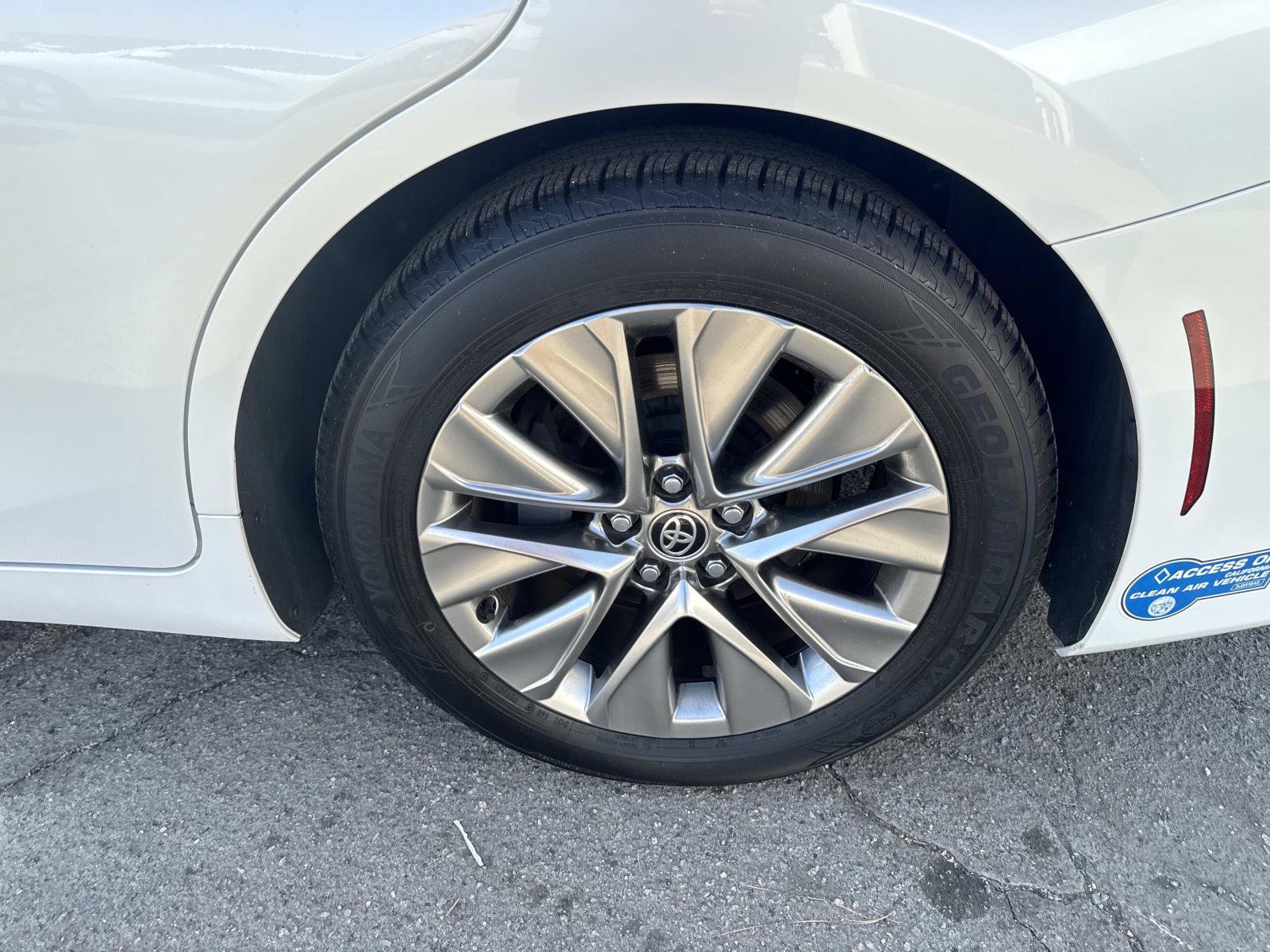 Used 2021 Toyota Mirai w/ Advanced Technology Package image 6