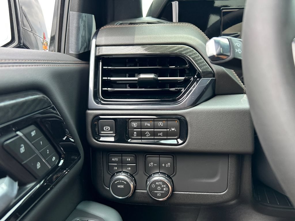 New 2026 GMC Yukon XL AT4 AWD/4WD image 20
