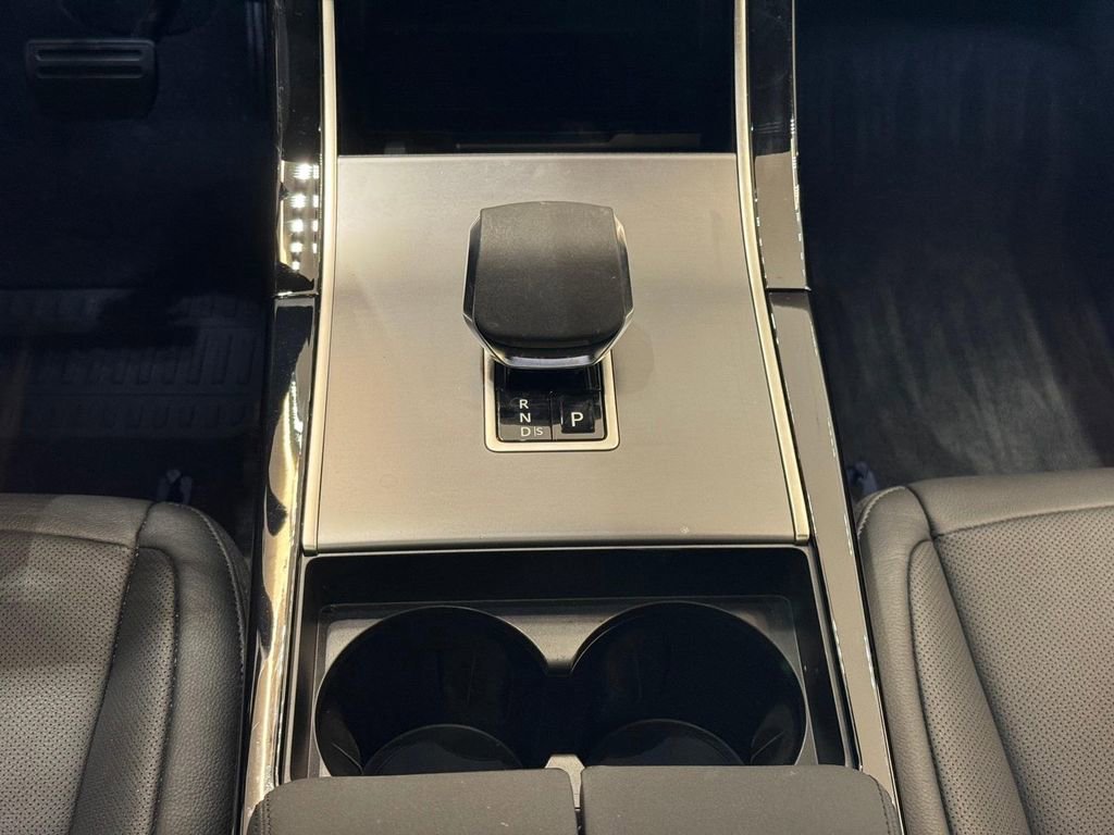 Used 2026 Land Rover Range Rover Evoque S image 11