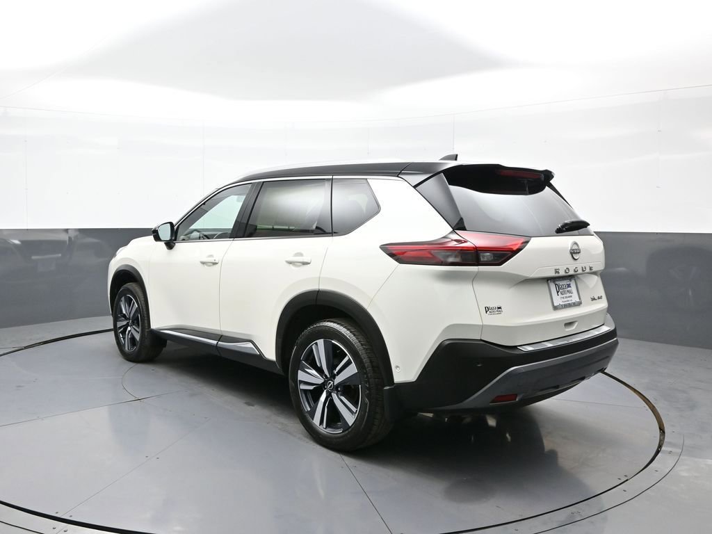 Used 2023 Nissan Rogue SL w/ SL Premium Package image 8