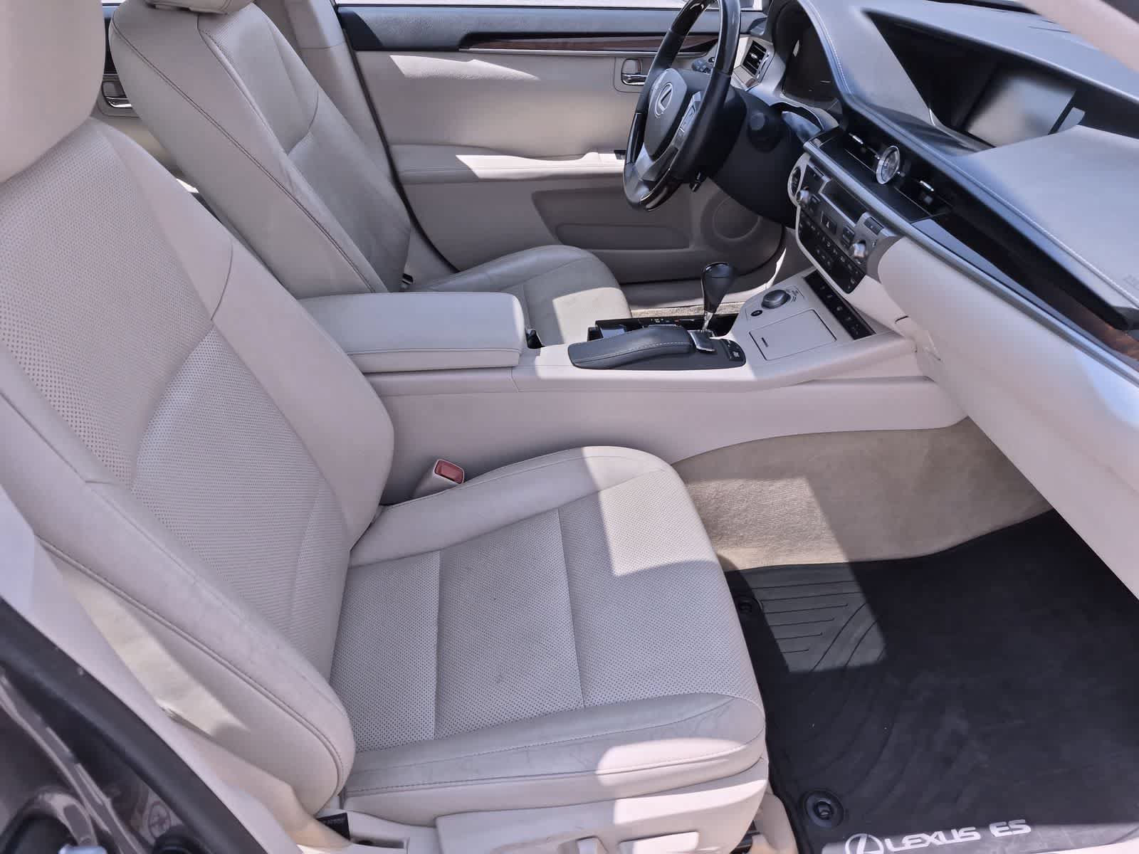 Used 2013 Lexus ES 350 w/ Luxury Pkg FWD image 23